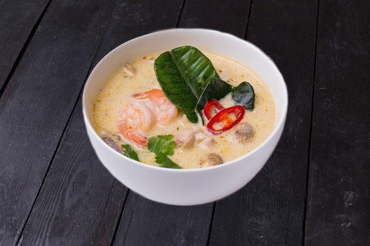 Молочный суп с креветками