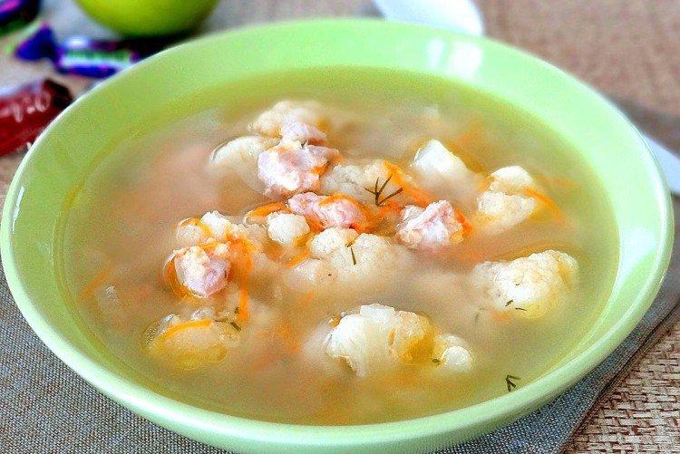 Суп с курицей, вермишелью и цветной капустой