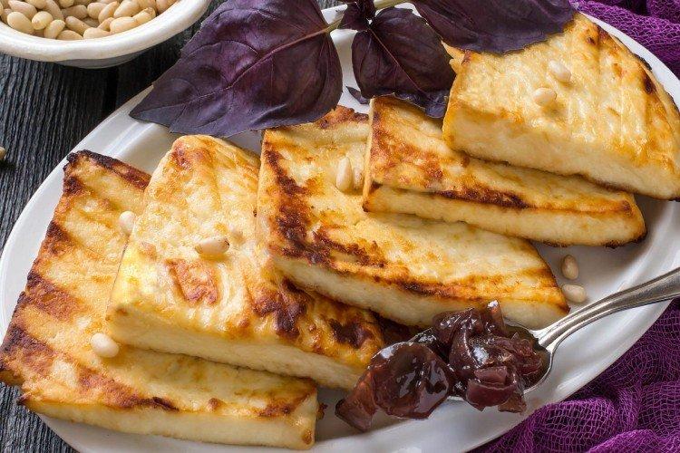 Адыгейский сыр на мангале