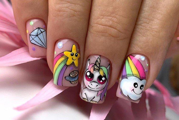 Маникюр с забавными рисунками