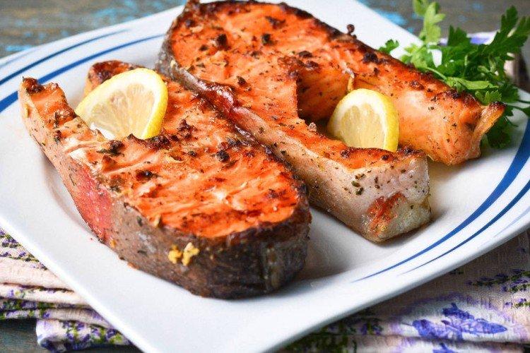 Форель в медовом маринаде на мангале