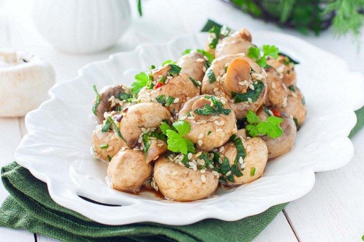 Неострые шампиньоны по-корейски