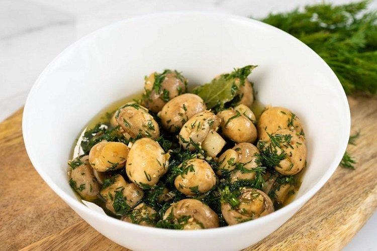 Шампиньоны по-корейски с соусом табаско