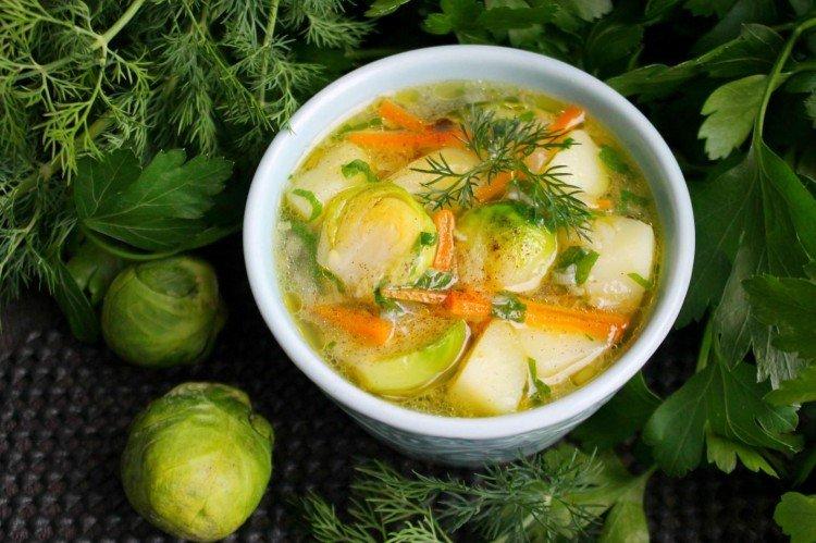 Суп из брокколи и брюссельской капусты