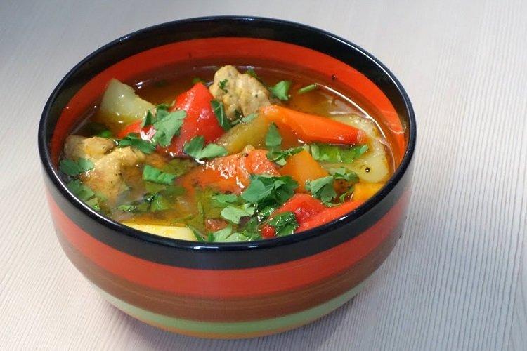 Шурпа из говядины в мультиварке