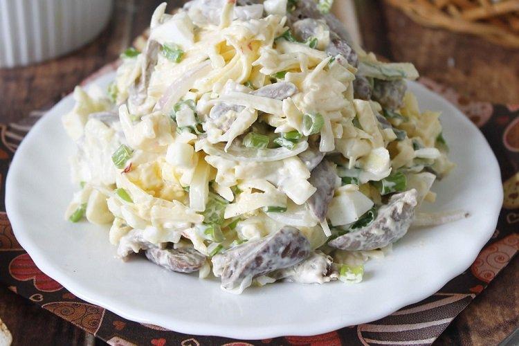 Салат с ананасом и куриными сердечками