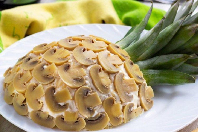 Салат «Ананас»