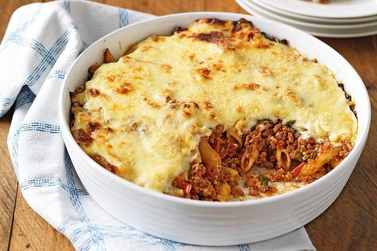 Запеканка из макарон с соусом бешамель