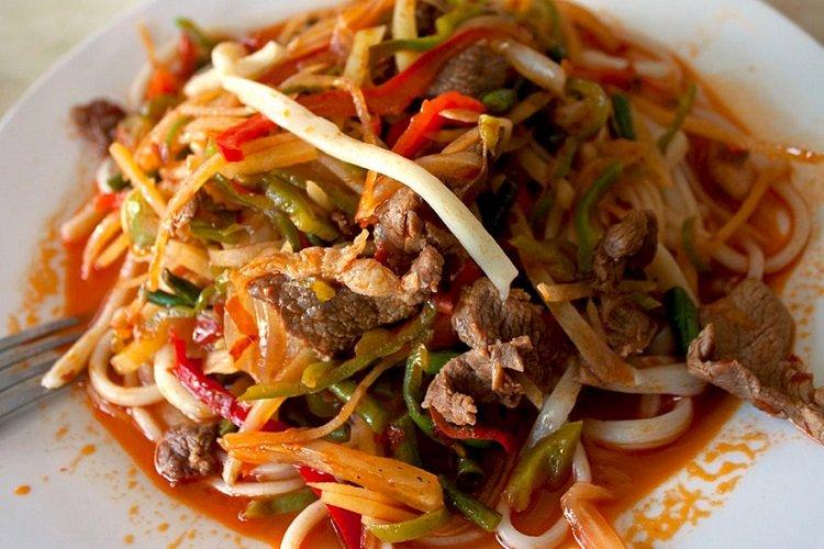 Лагман с говядиной и домашней лапшой