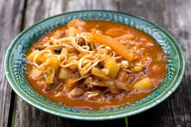 Лагман из говядины и редьки