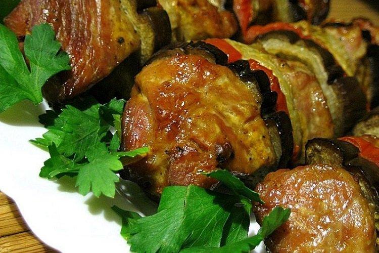 Баклажаны, запеченные со свининой