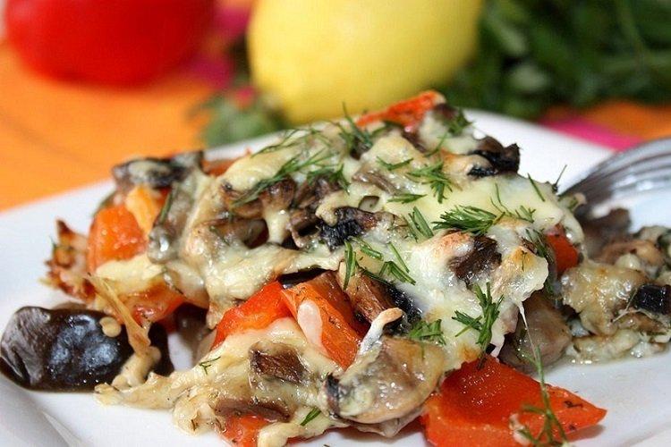 Баклажаны с грибами и сладким перцем