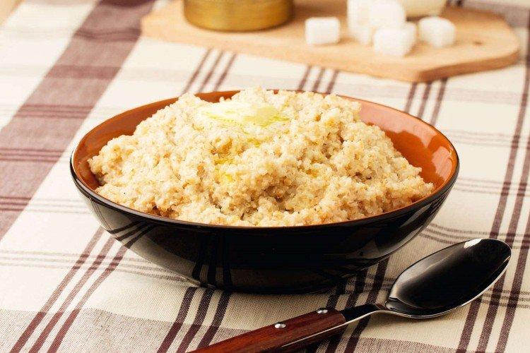 Ячневая каша с сыром и травами