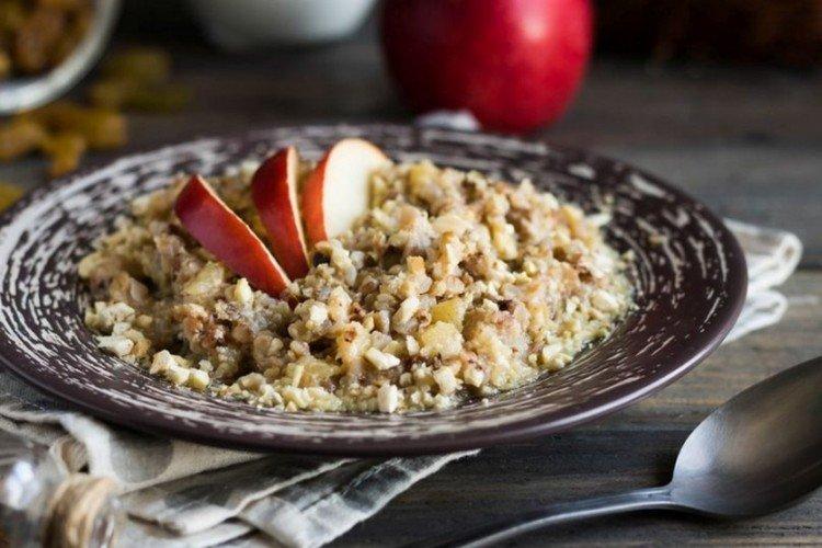 Гречневая каша с яблоком