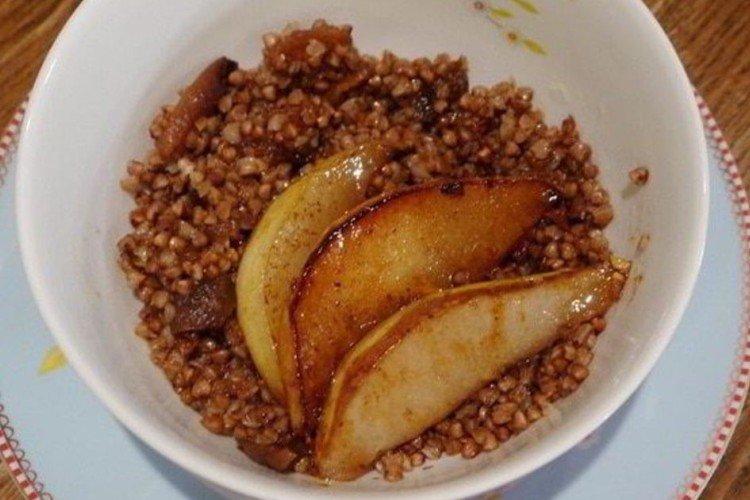 Гречневая каша с грушей