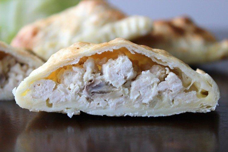 Начинка с курицей, луком и сыром