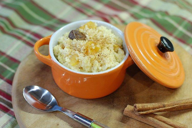 Молочная пшенная каша с финиками и курагой