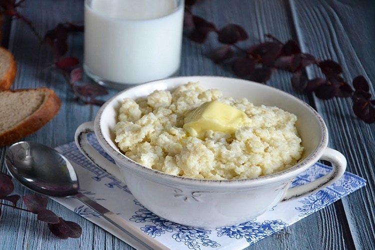 Молочная каша из пшена с ванилью