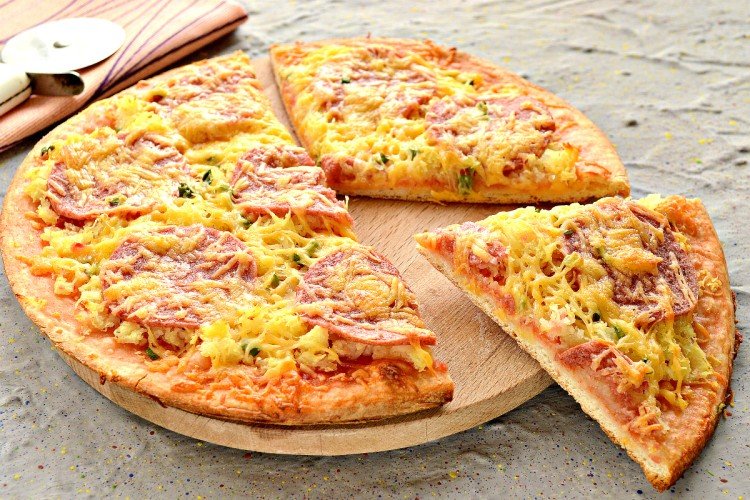 С колбасой, картошкой и кетчупом