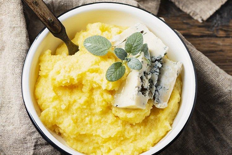 Кукурузная каша с сыром