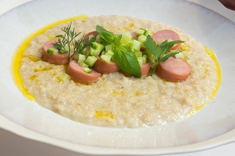 Овсяная каша с сосисками