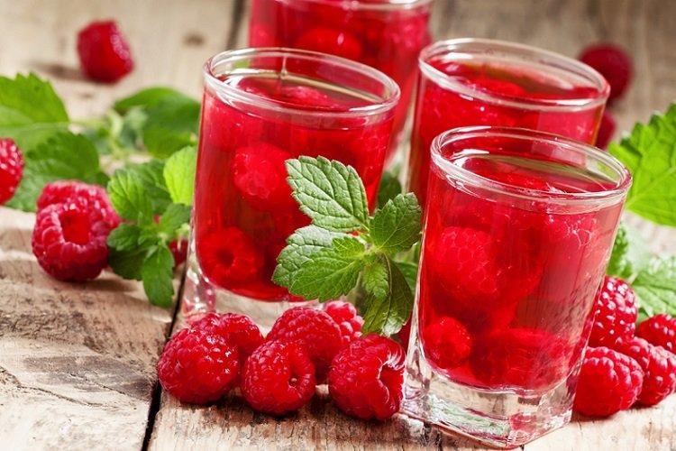 Компот из ревеня и малины