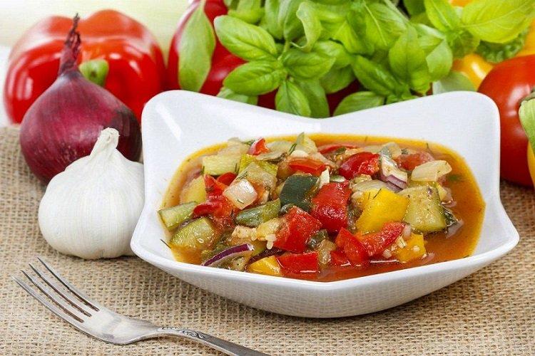 Тушеные в мультиварке кабачки