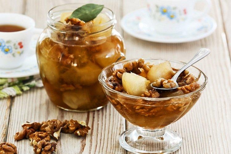 Варенье с грецкими орехами и яблоками