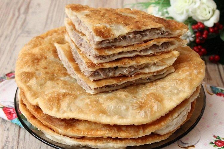 Сырные лепешки с фаршем