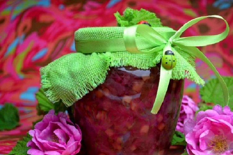 Варенье из лепестков роз с яблоками