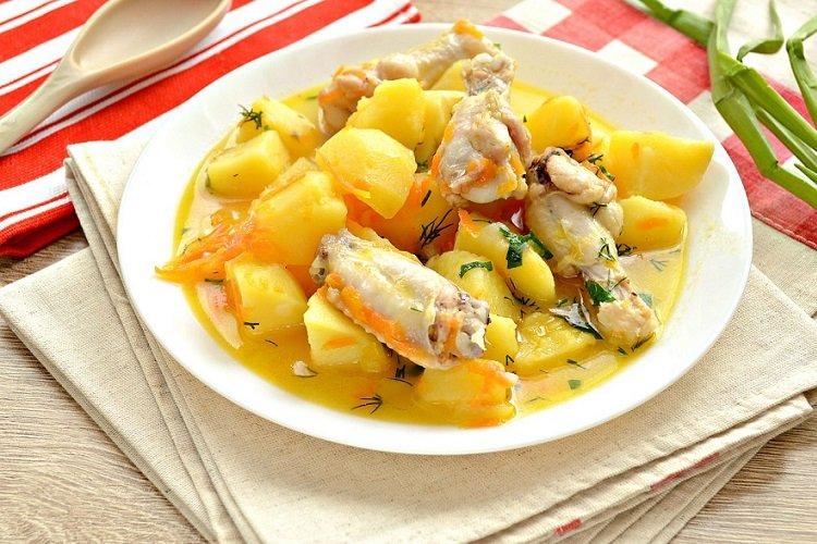Тушеная картошка с курицей