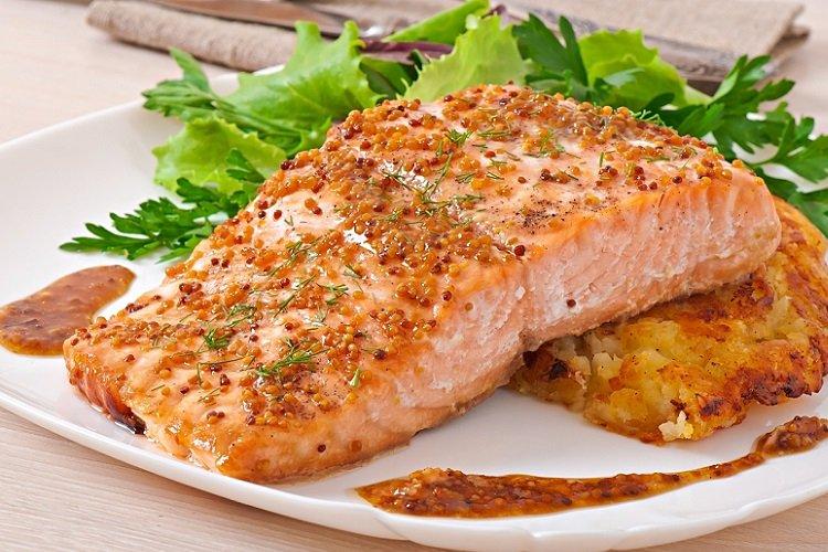 Красная рыба с горчицей и соевым соусом в духовке