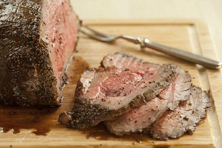 Говяжий ростбиф с хреном и сметаной