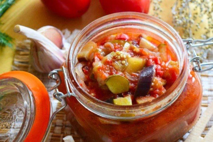 Салат с баклажанами и огурцами