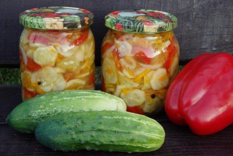 Салат с огурцами и кукурузой на зиму