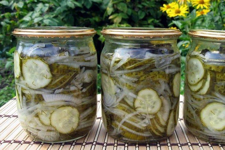 Салат из огурцов и лука на зиму