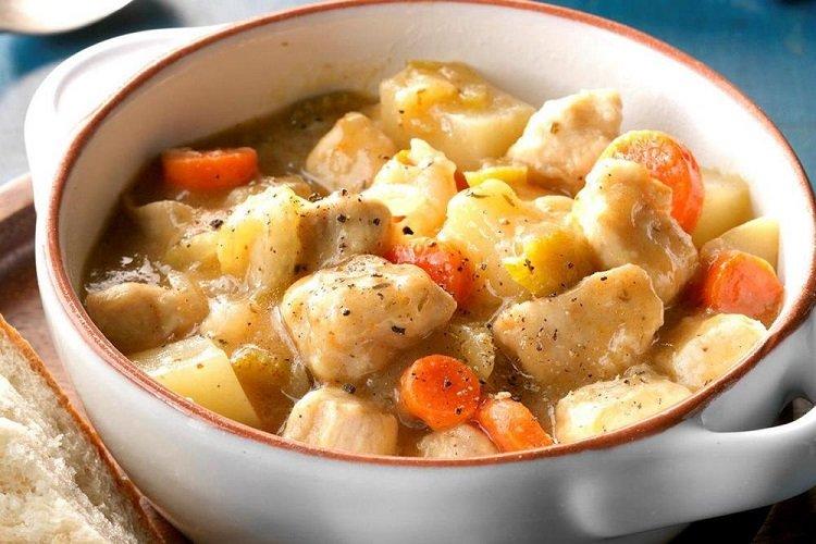 Тушеная курица с картофелем