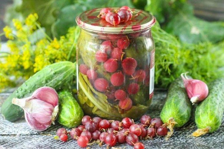 Хрустящие огурцы с крыжовником