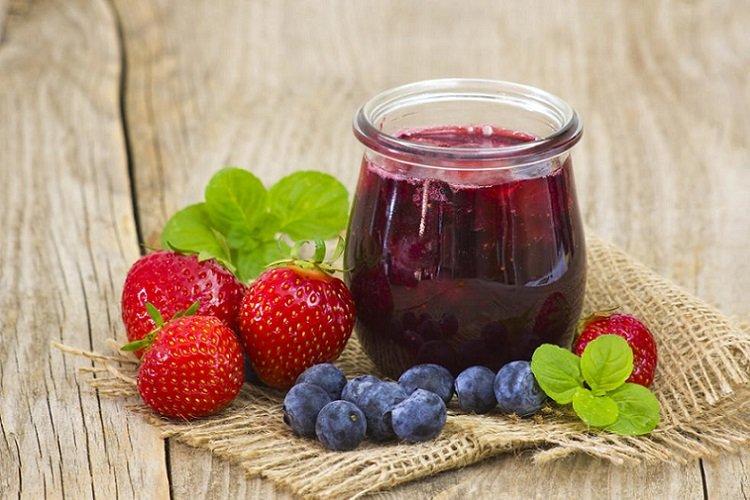 Клубничный джем с черникой