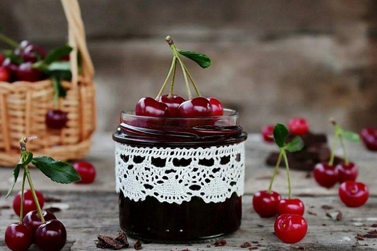 Вишня, консервированная в собственном соку