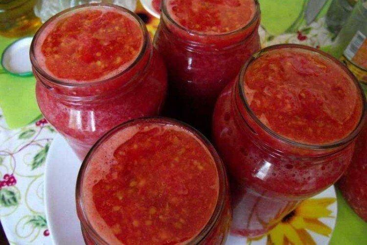 Аджика с помидорами и чесноком