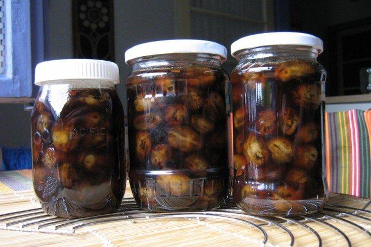 Варенье из зеленых грецких орехов с лимонной кислотой