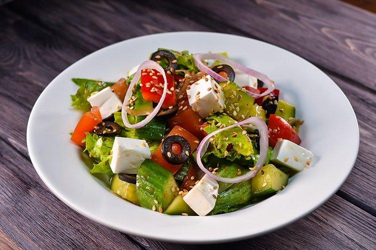 Салат «Греческий» с тофу