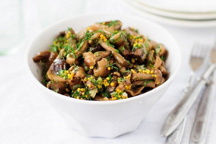 Грибы, маринованные с медом и горчицей