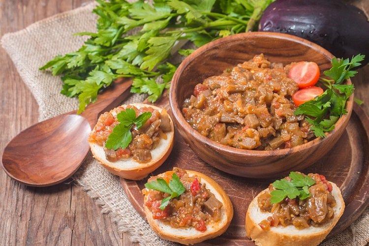 Баклажанная икра с грецкими орехами