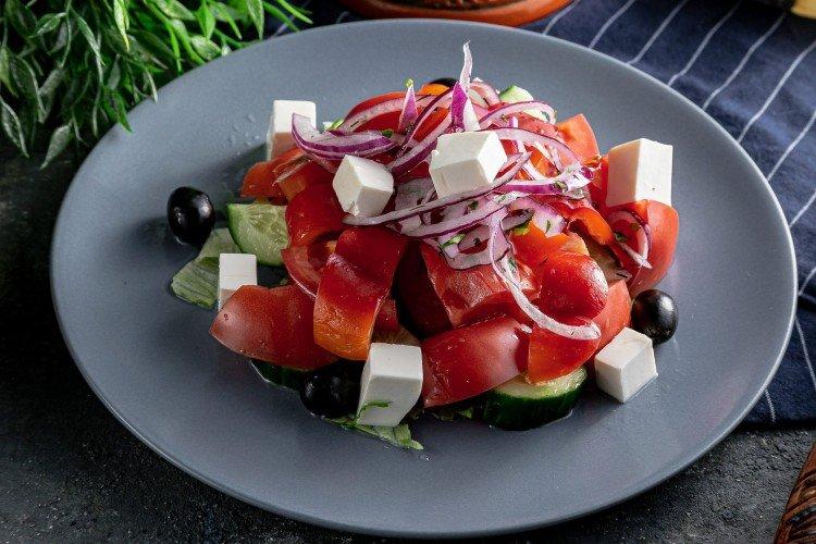 Салат с болгарским перцем и фетой