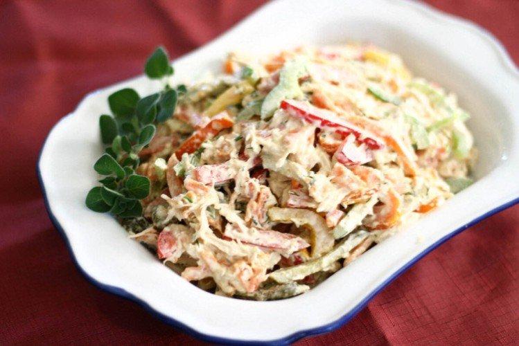 Салат с болгарским перцем и курицей