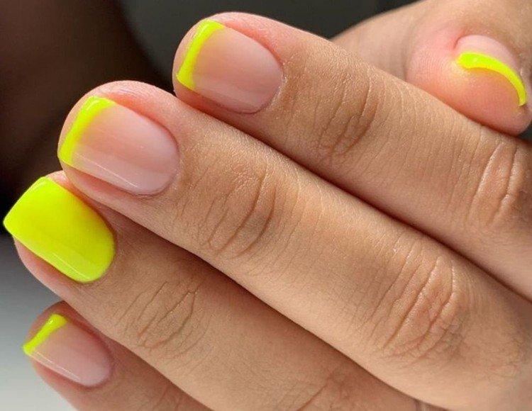 Неоновый французский маникюр