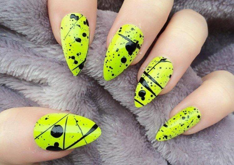 Неоновый маникюр с черным