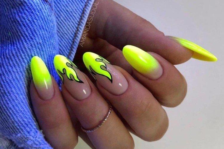 Неоновый маникюр на длинные ногти